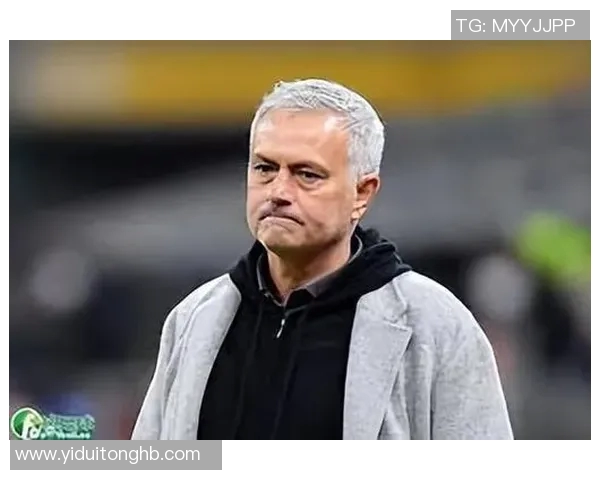 从草根到顶峰：一位足球运动员的职业生涯全记录与成长轨迹